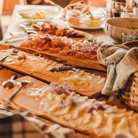 Alexanderhutte Çiftlik konaklama *